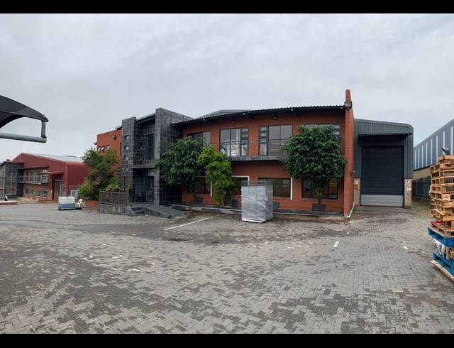 1,250M² WAREHOUSE TO LET IN NORTH RIDING