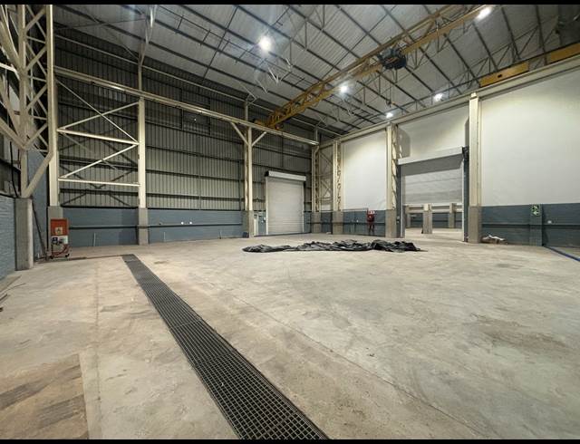 1,808M² WAREHOUSE TO LET IN BLACKHEATH INDUSTRIAL