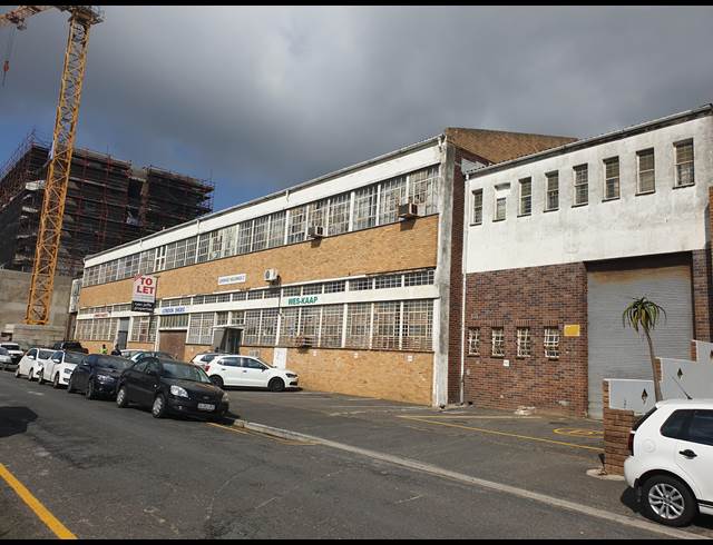 2,000M² FACTORY TO LET IN SALT RIVER