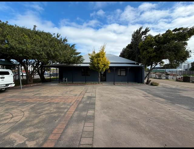 1,750M² OFFICE TO LET IN PHILIPPI