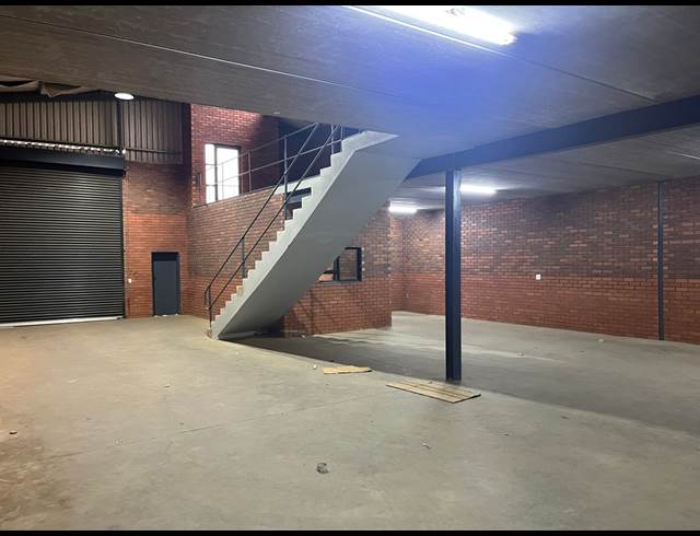 378M² WAREHOUSE TO LET IN THETA
