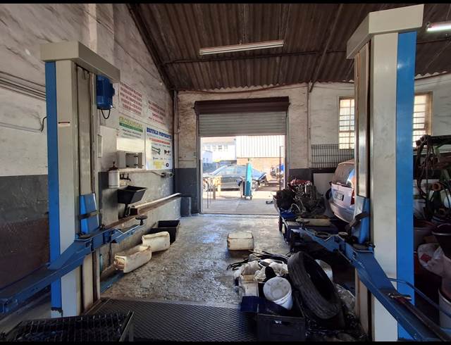 144M² WORKSHOP TO LET IN WOODBROOK