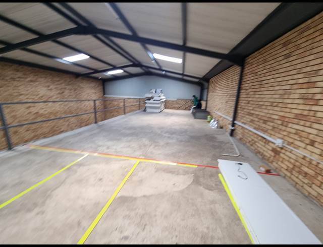 278M² WAREHOUSE TO LET IN CROWN