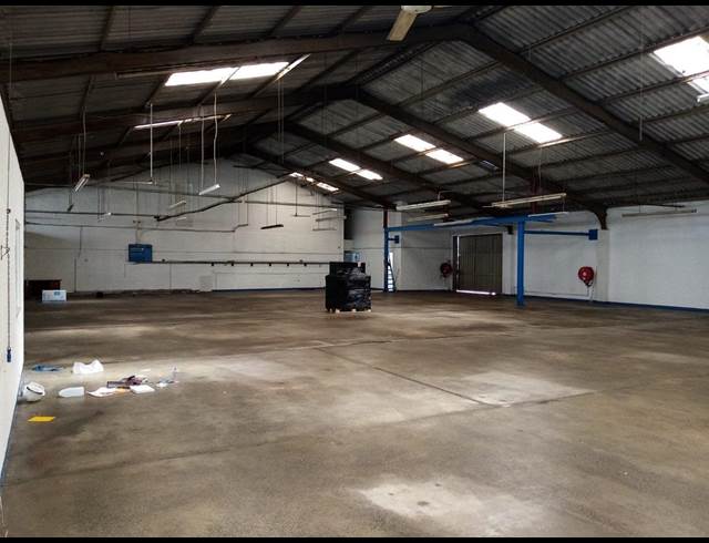 1,150M² WAREHOUSE TO LET IN PAARDEN EILAND