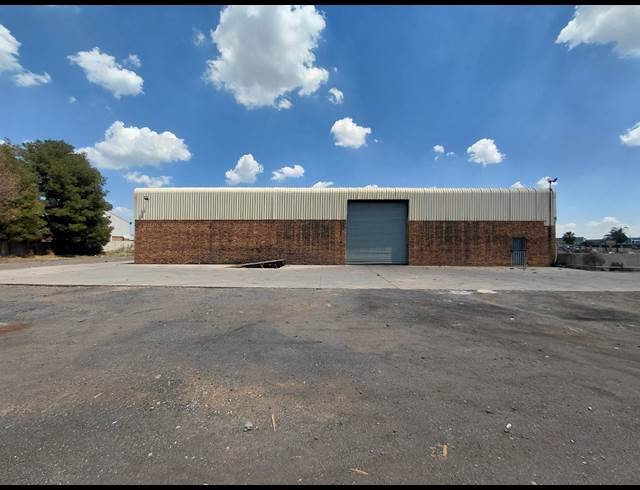 500M² WAREHOUSE TO LET IN POMONA