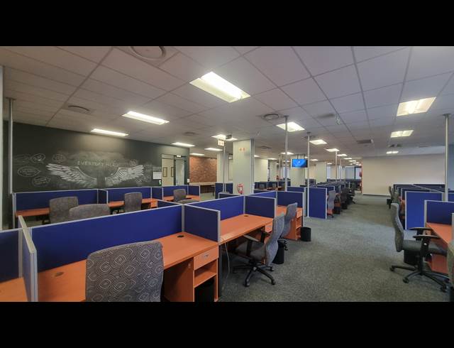 5,141M² OFFICE TO LET IN WOODSTOCK