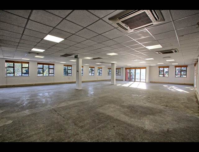 712.90M² OFFICE TO LET IN BRYANSTON