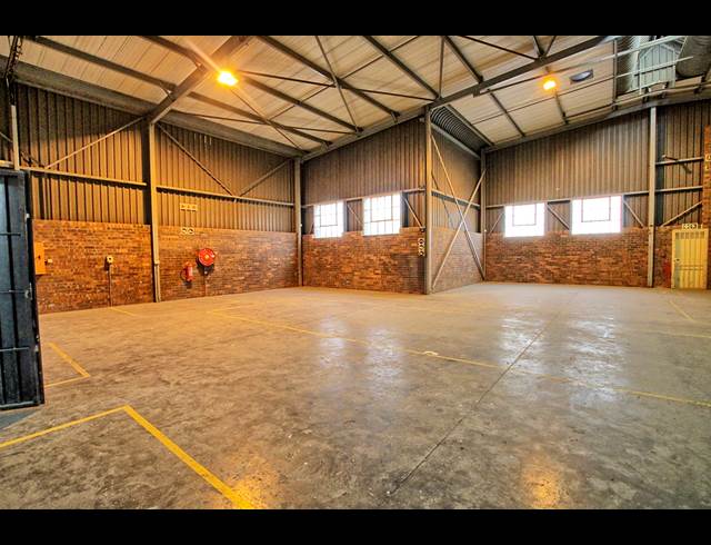 636.50M² WAREHOUSE TO LET IN KYA SANDS