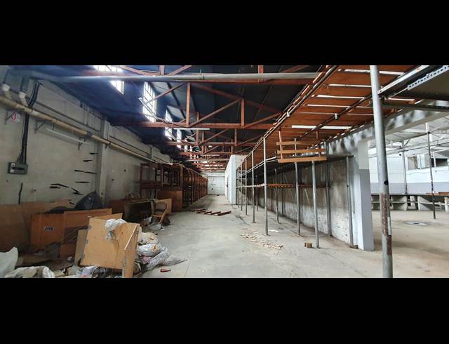 2,300M² WAREHOUSE TO LET IN CITY & SUBURBAN