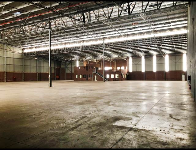 3,893M² WAREHOUSE TO LET IN POMONA