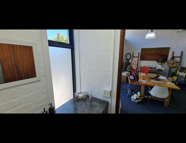 226M² WAREHOUSE TO LET IN WESTLAKE