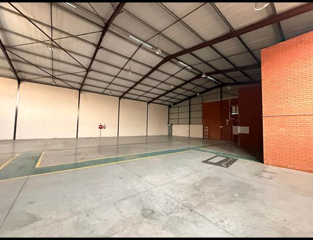 920M² WAREHOUSE TO LET IN DALPARK