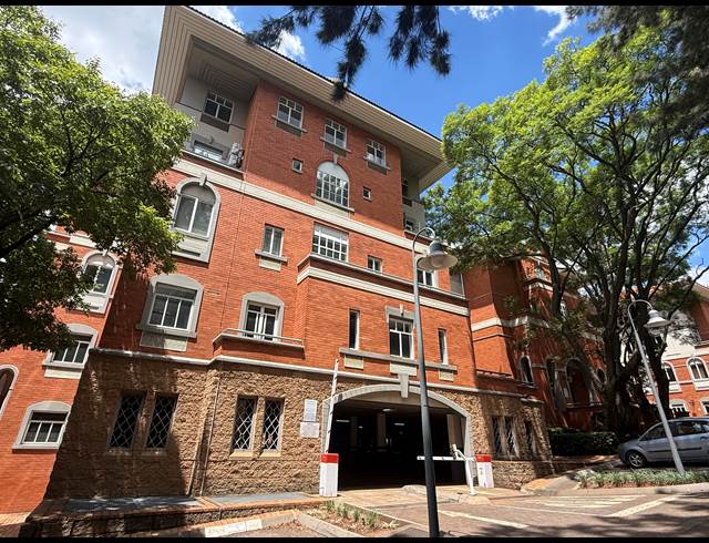 451M² OFFICE TO LET IN HOUGHTON ESTATE