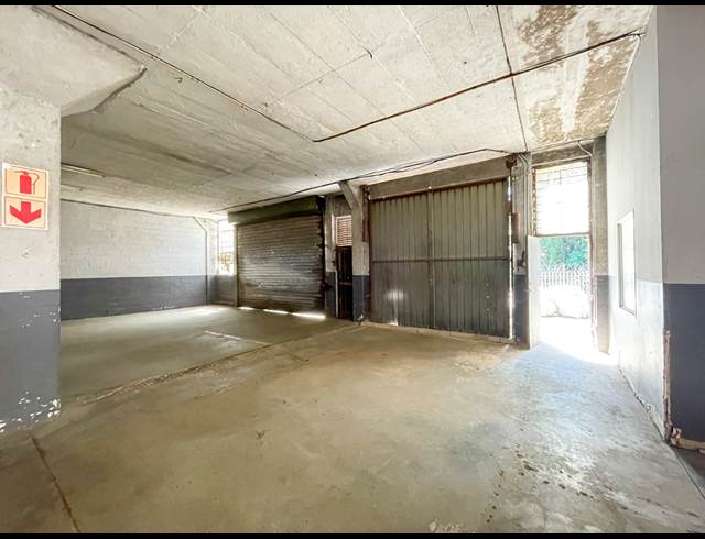 700M² WAREHOUSE TO LET IN NEW GERMANY
