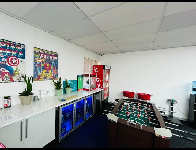 334M² OFFICE TO LET IN VORNA VALLEY