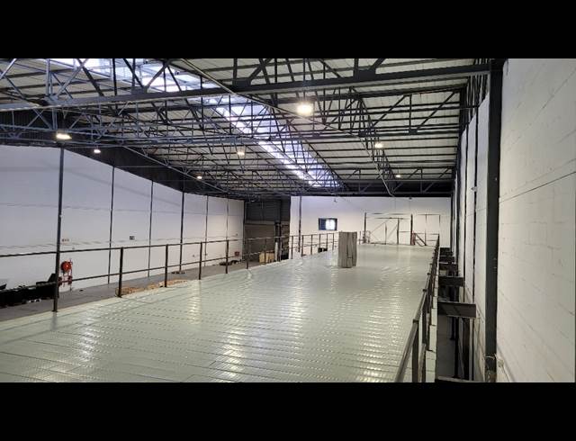 1,461M² WAREHOUSE TO LET IN NDABENI