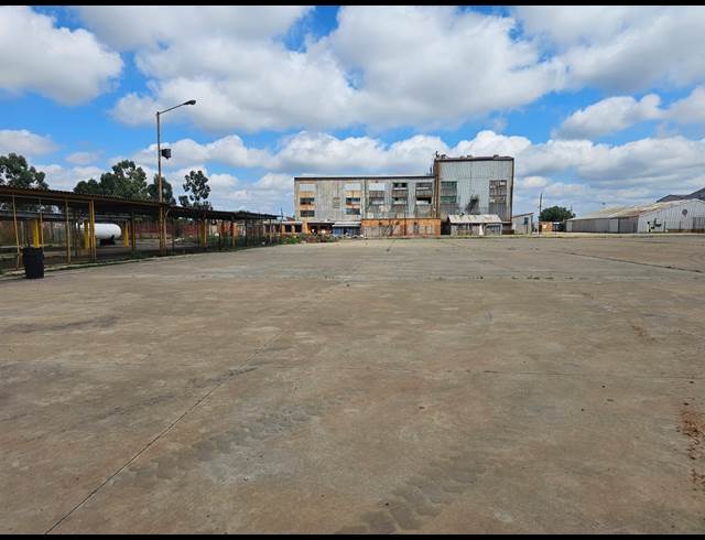 5,000M² INDUSTRIAL YARD TO LET IN NEW ERA