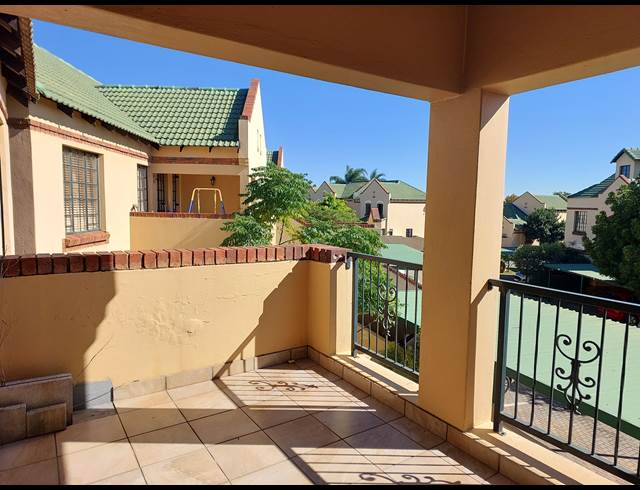 2 BEDROOM SECTIONAL TITLE RENTED IN NORTH RIDING