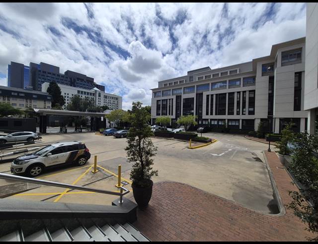 423M² OFFICE TO LET IN SANDTON CENTRAL