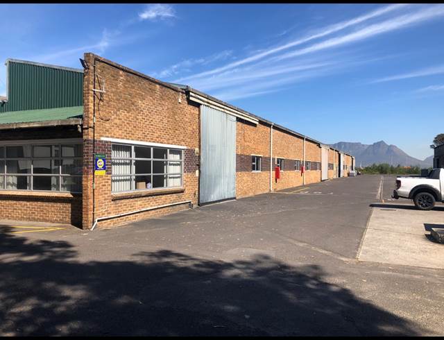 3,075M² WAREHOUSE TO LET IN AIRPORT INDUSTRIA