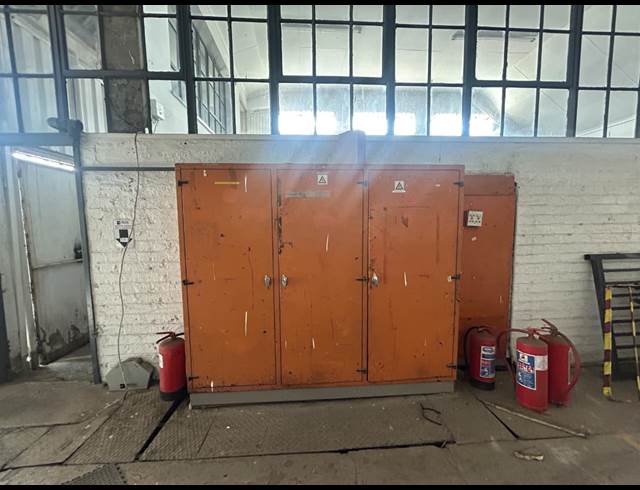 1,400M² WAREHOUSE TO LET IN INDUSTRIA WEST