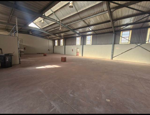 478M² WAREHOUSE TO LET IN DENVER