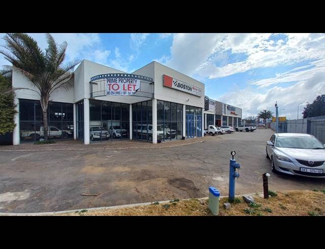 2,300M² SHOWROOM TO LET IN ANDERBOLT
