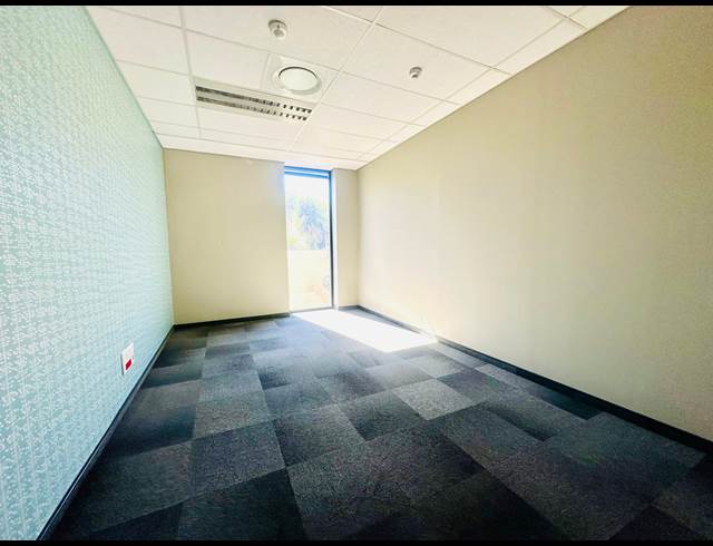 2,612M² OFFICE TO LET IN BRYANSTON