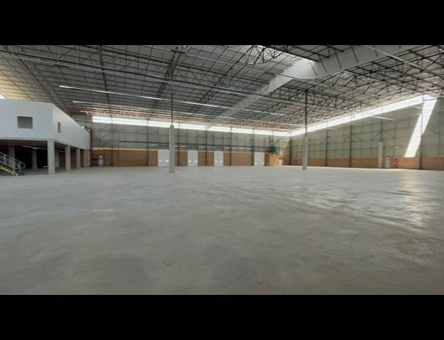 4,631M² WAREHOUSE TO LET IN AIRPORT PARK
