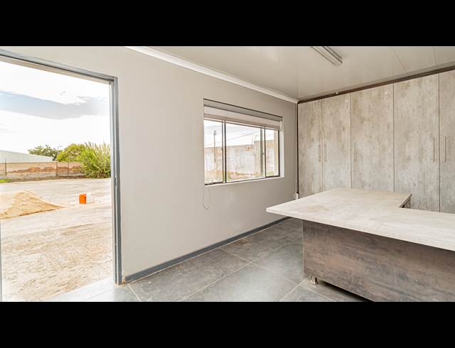 70M² BUSINESS TO LET IN ALLANDALE