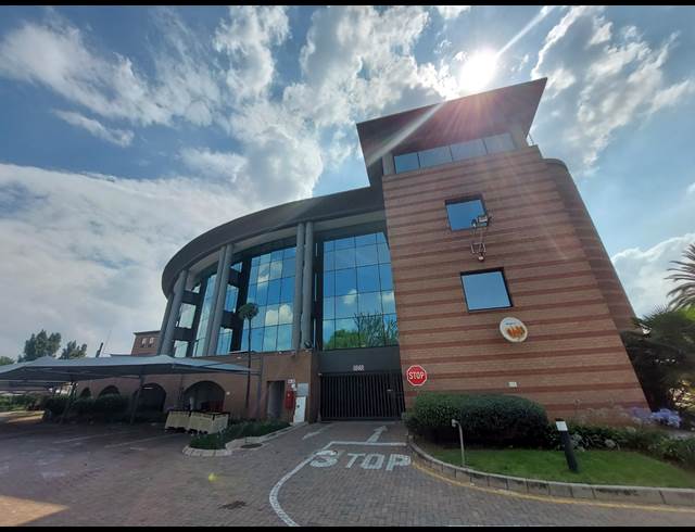 1,354M² OFFICE TO LET IN BEDFORDVIEW