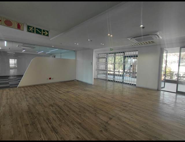 299M² OFFICE TO LET IN BRYANSTON