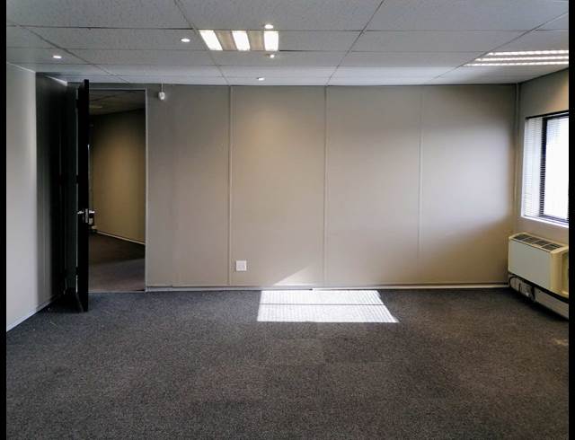 170M² BUILDING TO LET IN TYGER VALLEY