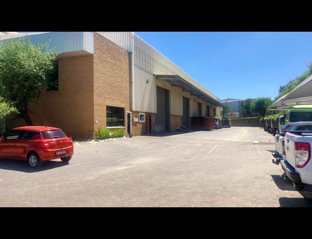 3,986M² WAREHOUSE TO LET IN LONGMEADOW