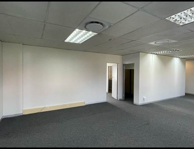 BUSINESS PROPERTY TO RENT IN DIE HOEWES