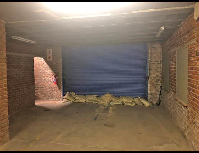 2,800M² WORKSHOP TO LET IN SEBENZA