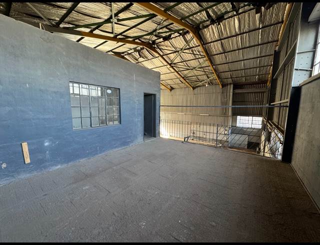 249M² WAREHOUSE TO LET IN MANUFACTA