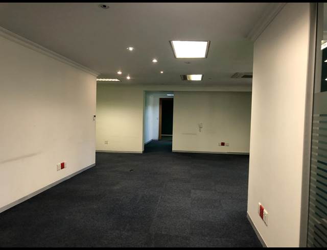180M² OFFICE TO LET IN SANDTON CENTRAL