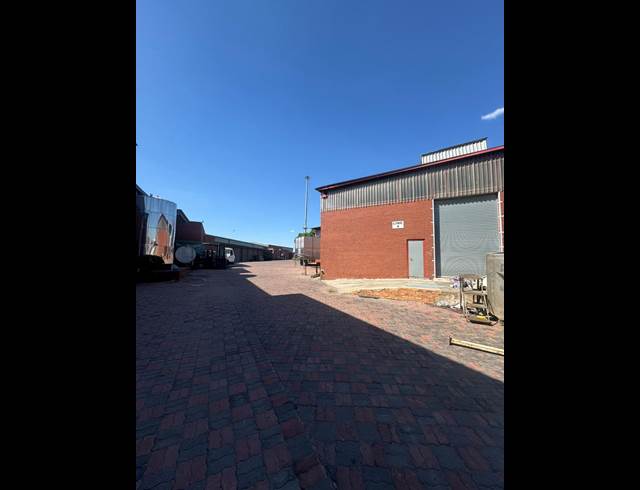 750M² WAREHOUSE TO LET IN ALBERTON NORTH