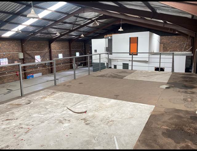 650M² WAREHOUSE TO LET IN KYA SANDS