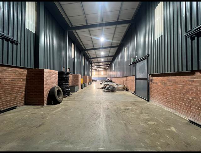 2,866M² WAREHOUSE TO LET IN KNOPJESLAAGTE