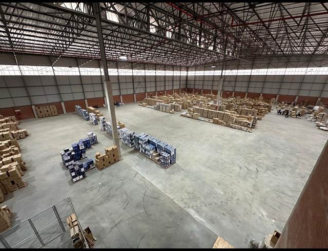 6,940M² WAREHOUSE TO LET IN NORTH RIDING