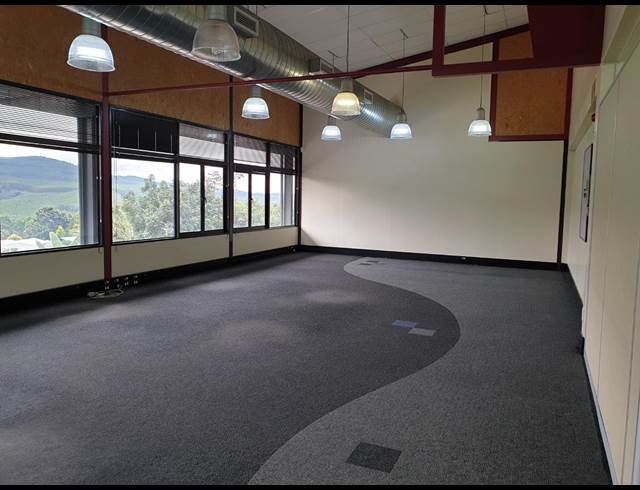 539M² BUILDING TO LET IN TOWN BUSH VALLEY