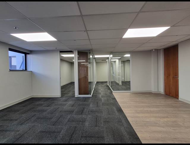 307M² OFFICE TO LET IN WAVERLEY
