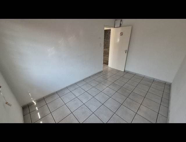 264M² FACTORY TO LET IN ANDERBOLT