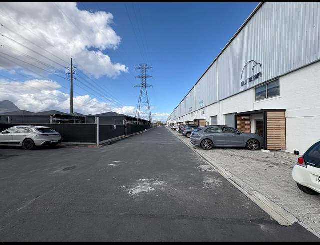 199M² WAREHOUSE TO LET IN FIRGROVE