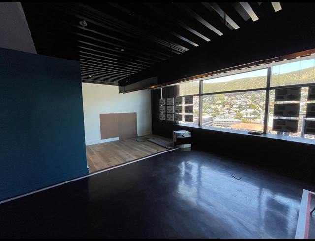 497M² OFFICE TO LET IN SEA POINT