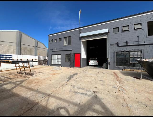200M² WAREHOUSE RENTED IN FISANTEKRAAL INDUSTRIAL