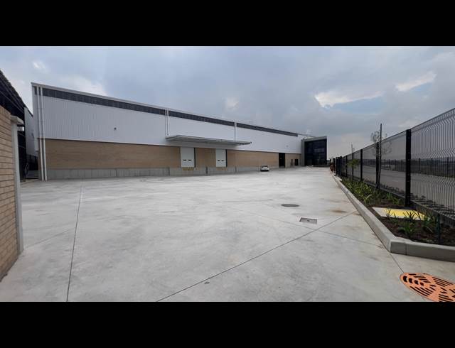 3,107M² WAREHOUSE TO LET IN AIRPORT PARK