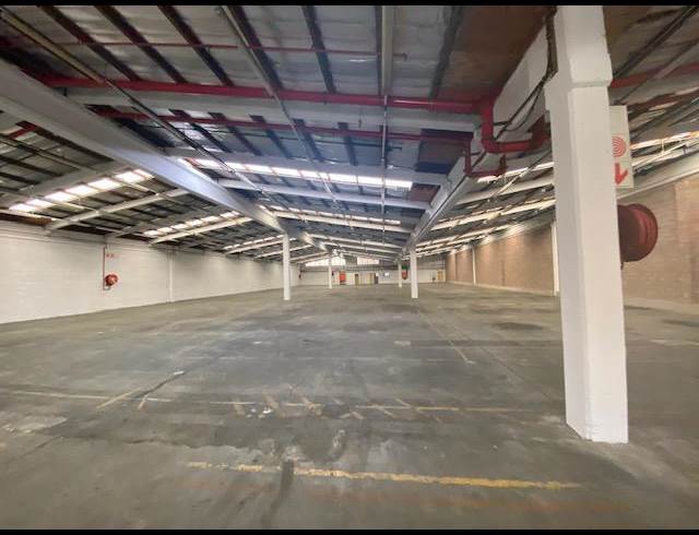 2,020M² WAREHOUSE TO LET IN NEW GERMANY
